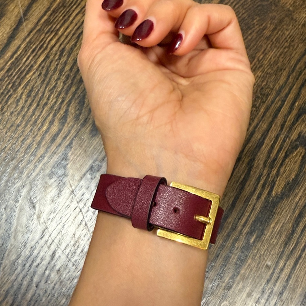 Valentino Red Bracelet with Gold Embellished Logo - Picture 5 of 8